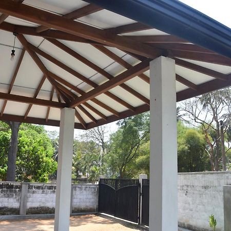 Silverline Guest House Anuradhapura Buitenkant foto