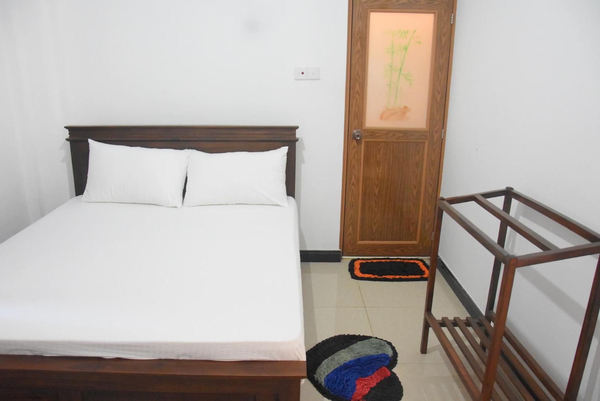 Silverline Guest House Anuradhapura Buitenkant foto