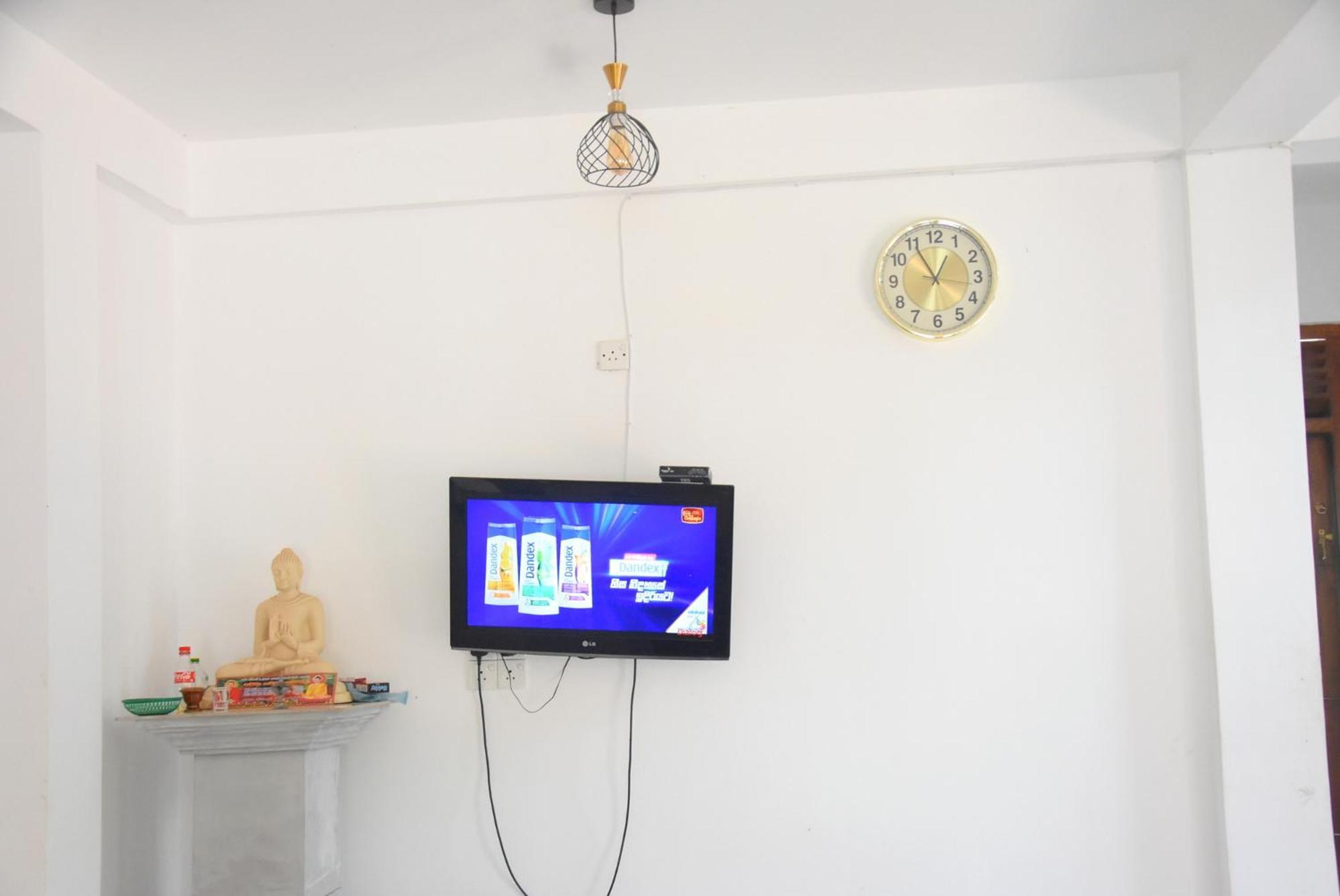 Silverline Guest House Anuradhapura Buitenkant foto