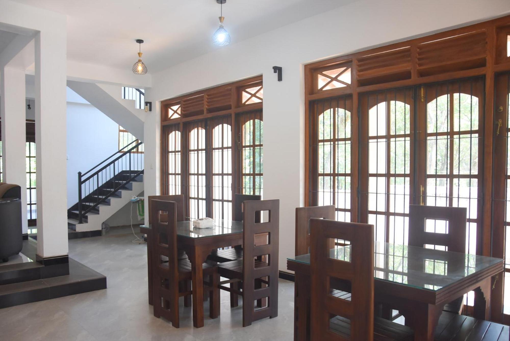 Silverline Guest House Anuradhapura Buitenkant foto