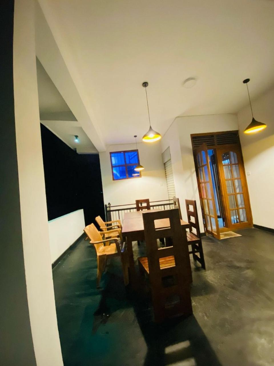 Silverline Guest House Anuradhapura Buitenkant foto