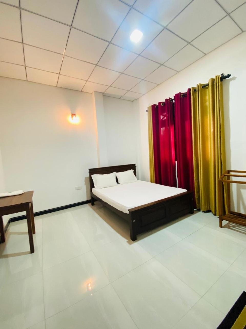 Silverline Guest House Anuradhapura Kamer foto