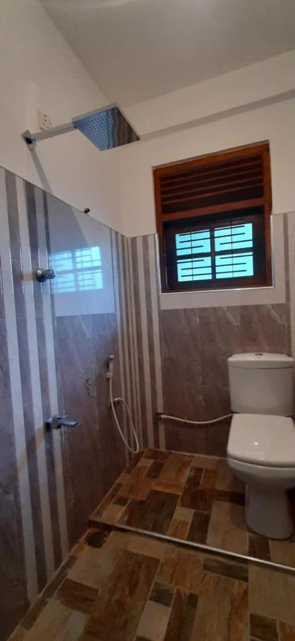 Silverline Guest House Anuradhapura Buitenkant foto