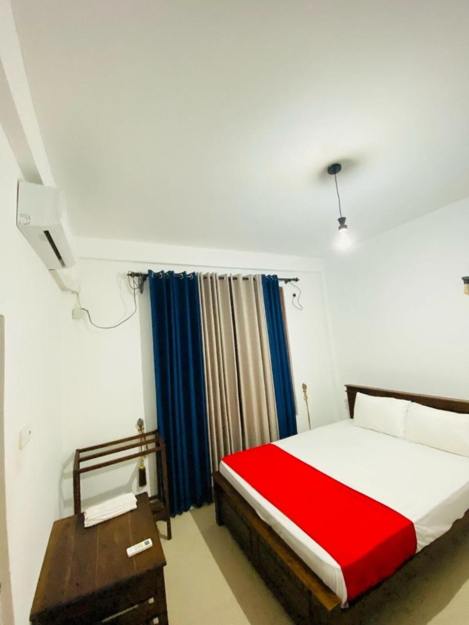 Silverline Guest House Anuradhapura Kamer foto